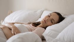 ¿Cómo combatir el insomnio y dormir toda la noche?
