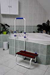 Barra de acceso a bañera con escalón acceo