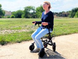 Rollator multiuso dobrável