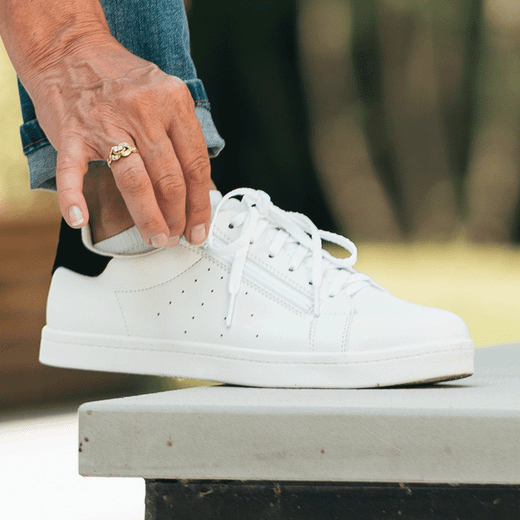 Donjoy Stanley zapatilla blanca versátil