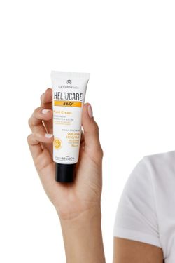HELIOCARE 360º Fluid Cream SPF 50+ crema fotoprotectora suau i hidratant envàs de 50 mL