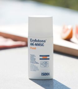 Isdin Eryfotona AK-NMSC Fluid SPF100+ recipiente de 50 mL