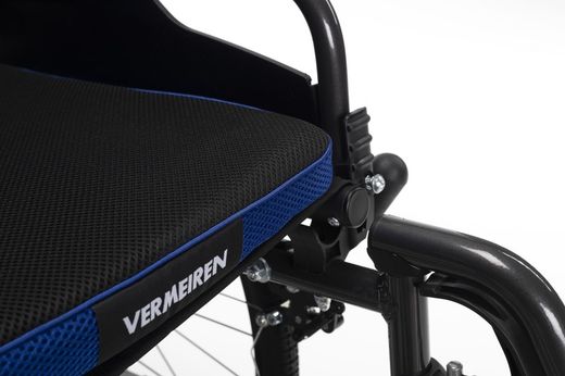 Cadira de rodes còmoda d´alumini i amb fre d´acompanyant Eclips X2