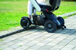 Cadeira de rodas elétrica dobrável modelo C2