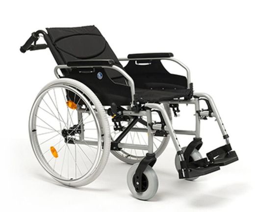 Silla de ruedas grande compacta y plegable D100
