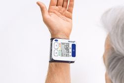 Veroval compacto monitor automático de pressão arterial de pulso